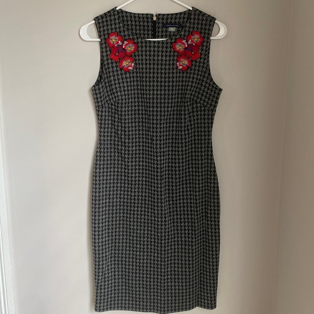 Tommy Hilfiger Houndstooth black grey dress floral accents dark academia sz 6